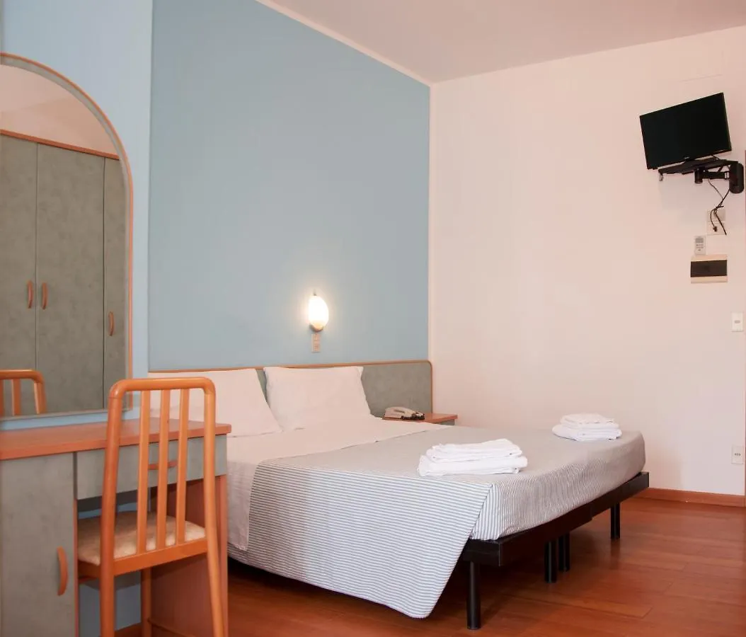Hotel Rugantino Cesenatico 3*,