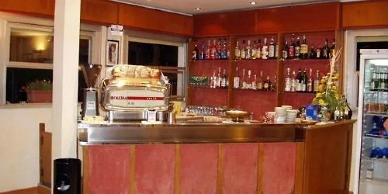 Hotel Rugantino Cesenatico 3*,  İtalya