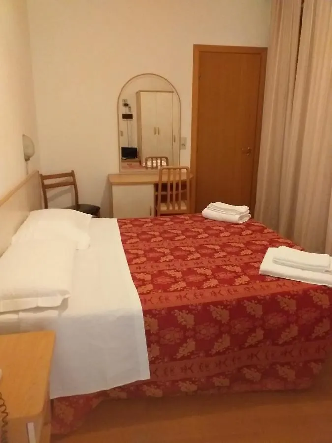 Hotel Rugantino Cesenatico 3*,  İtalya