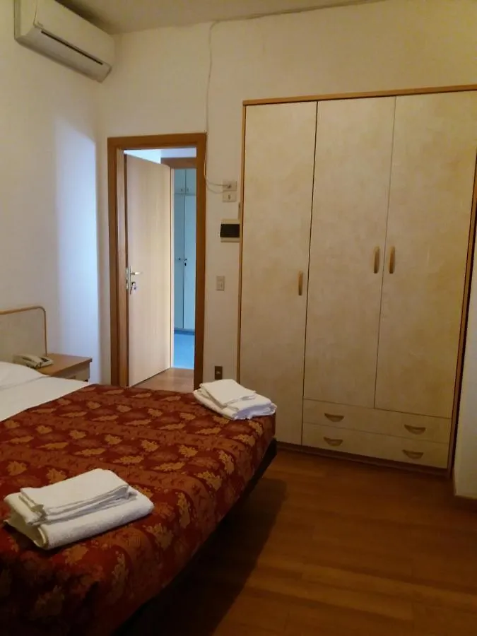 ***  Hotel Rugantino Cesenatico İtalya